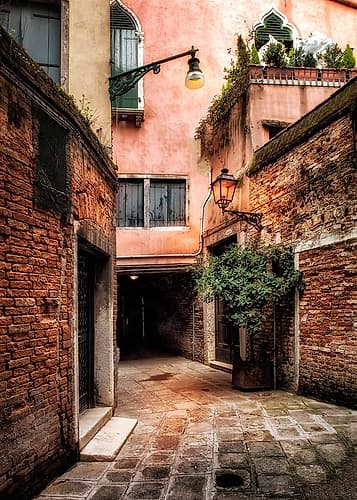 Italian Alleyway Art Print