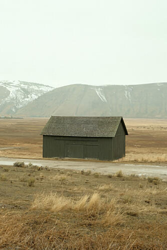 Black Barn Montagne reproduction