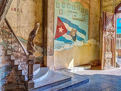 Traditional cuba apartment building, Havana, Cuba Photography Print