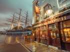 Cutty Sark and the Gipsy Moth pub Art Print