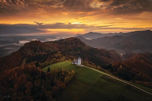 sLOVEnian Sunrise Gold Print