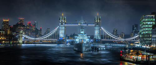 Tower Bridge Night Art Print by Antonio Melian Vega