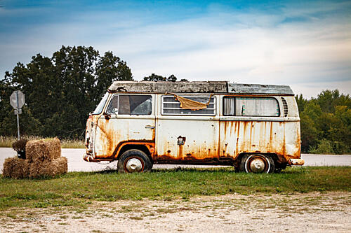 Rusty Vw van Art Print by GuruShots