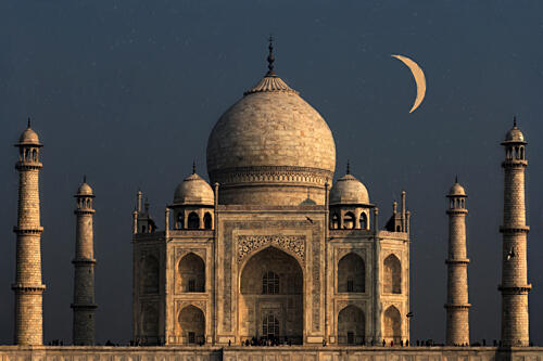 Taj Mahal Crescent Moon Art Print by Hans-Wolfgang Hawerkamp