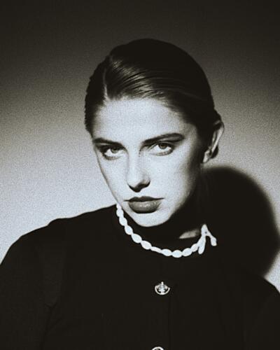 Dramatic Pearl Portrait Art Print by Steffen Lauterbach