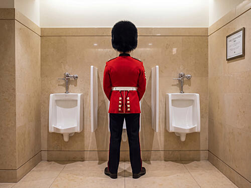 Royal Guard Urinal Humor Surréaliste reproduction