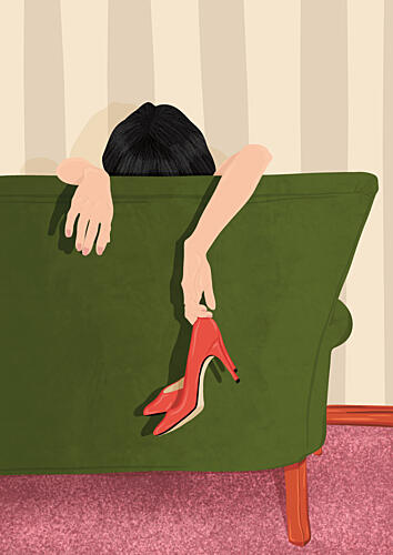 Woman Resting Red Heels Mode reproduction