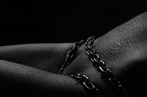 Chain Drops Art Print