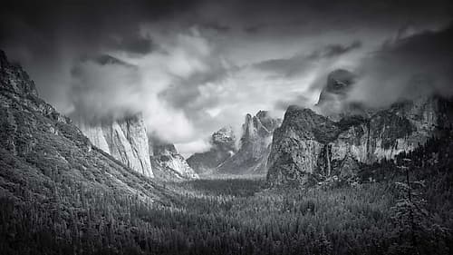 Yosemite Valley Art Print