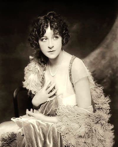 Fanny Brice-Ziegfeld Follies-1910 Art Print