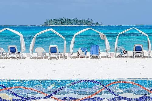 Tropical Island Beach Cabanas Plage reproduction
