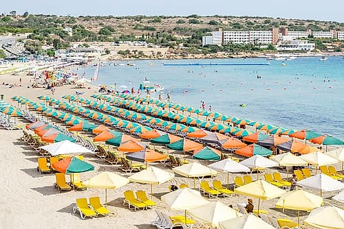 Mediterranean Bay Beach Resort Plage reproduction