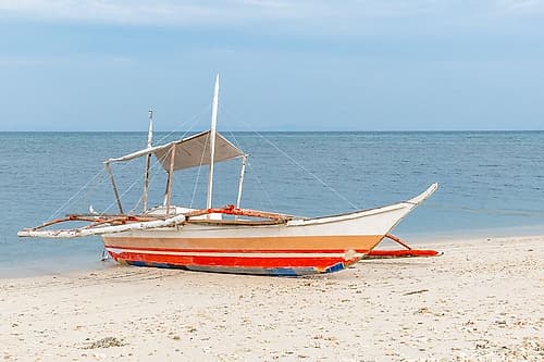 Traditional Filipino Outrigger Bangka Boat on Beach, Philippines, Southeast Asia Plage reproduction