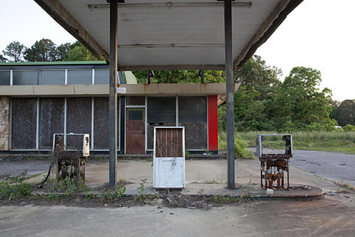 Old Gas Station in Rural Alabama Art Print
