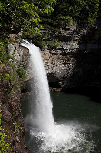 Waterfall in Desoto State Park, Fort Payne, Alabama Art Print