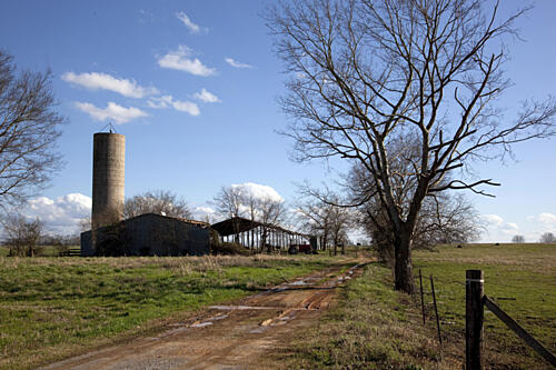 Barn Across from the Hyundai Motor Manufacturing Plant in Mongtomery, Alabama Art Print