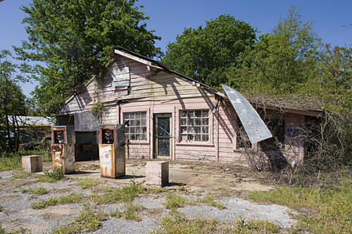 Abandoned Gas Station, Selma, Alabama Art Print
