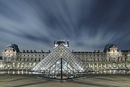 Pyramide moderne Photography Print